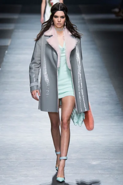 Look 48